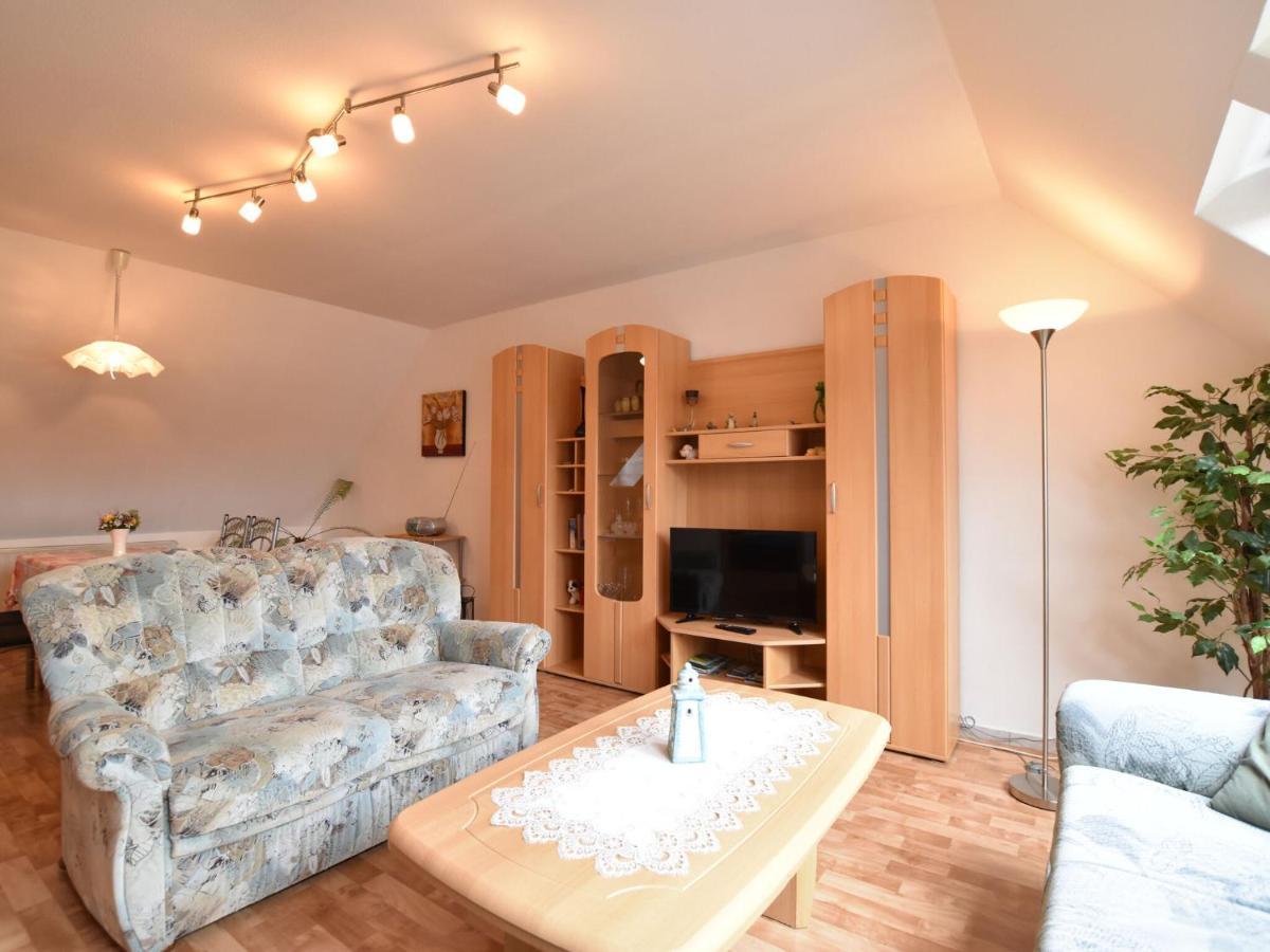 Attractive Apartment In Kluetz Near The Sea Клюц Екстериор снимка